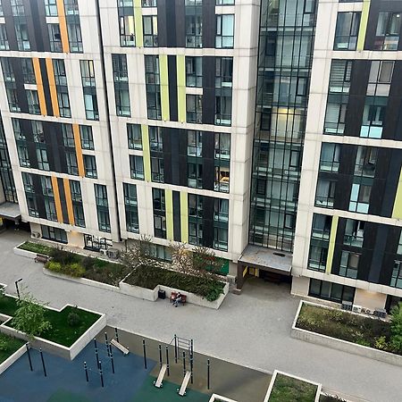 Однушка В Жк Абая 130/2 2019 Г.П. Appartement Alma-Ata Buitenkant foto