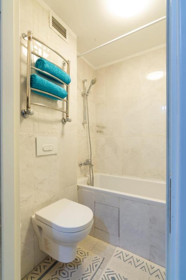 Однушка В Жк Абая 130/2 2019 Г.П. Appartement Alma-Ata Buitenkant foto
