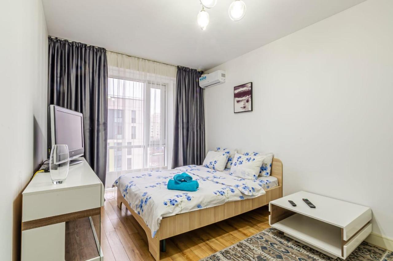 Однушка В Жк Абая 130/2 2019 Г.П. Appartement Alma-Ata Buitenkant foto