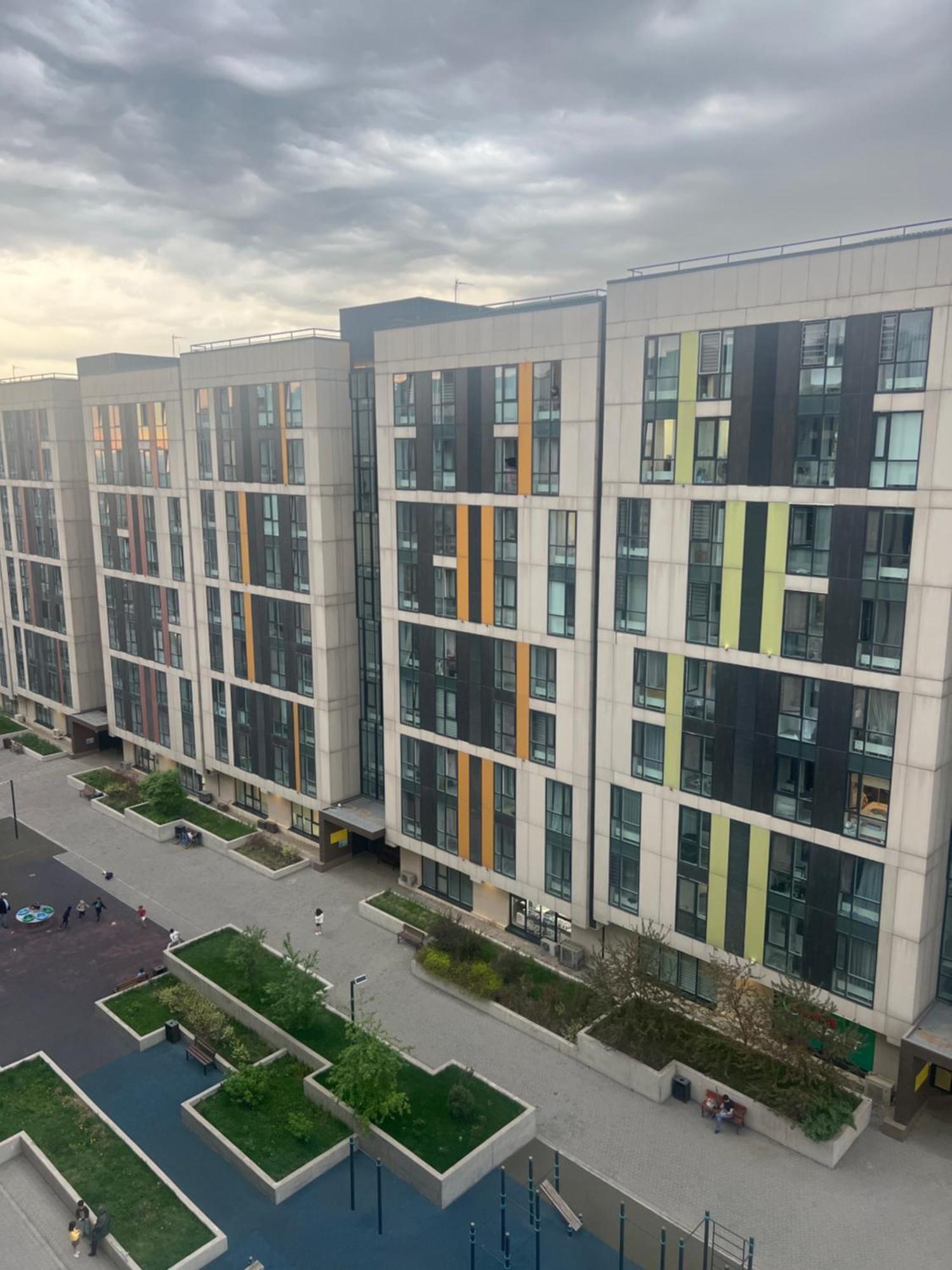 Однушка В Жк Абая 130/2 2019 Г.П. Appartement Alma-Ata Buitenkant foto
