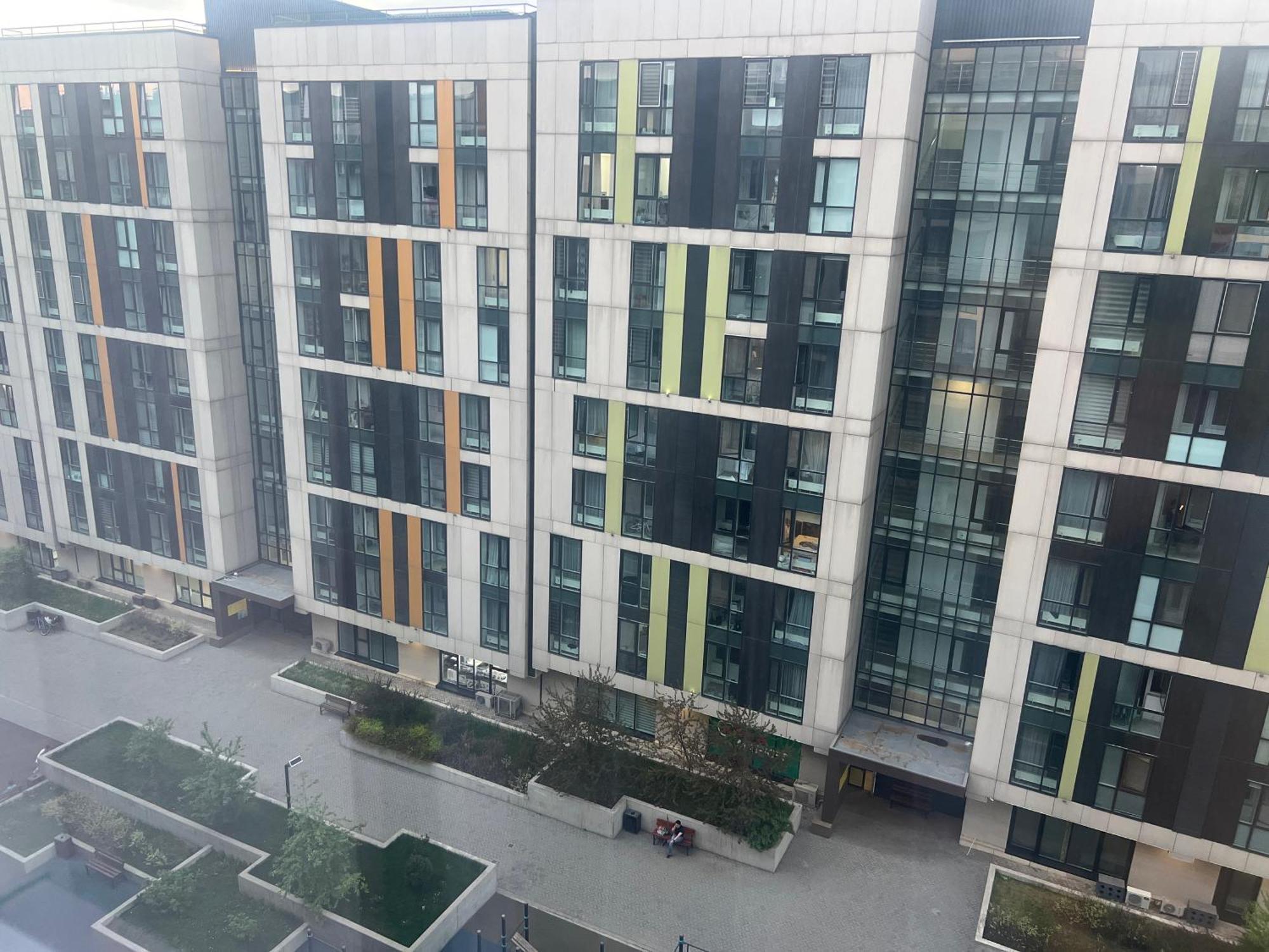 Однушка В Жк Абая 130/2 2019 Г.П. Appartement Alma-Ata Buitenkant foto